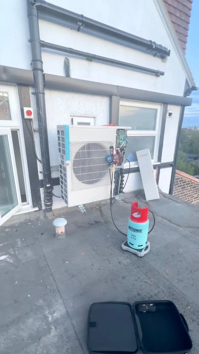 Rooftop commissioning, a job we fitted in London
