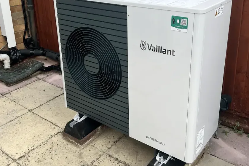 Vaillant aroTHERM plus 7 kW air source heat pump in Enfield EN3