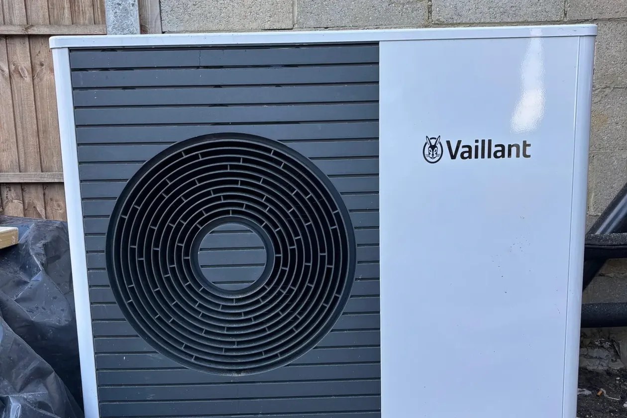 Vaillant aroTHERM plus air source heat pump in Hackney E9