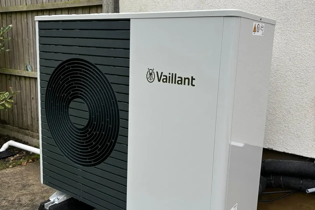 Vaillant aroTHERM plus air source heat pump in Mill Hill NW7
