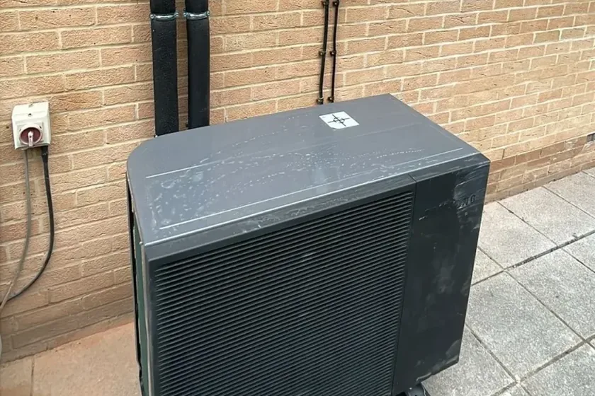 Air source heat pump in Richmond TW9