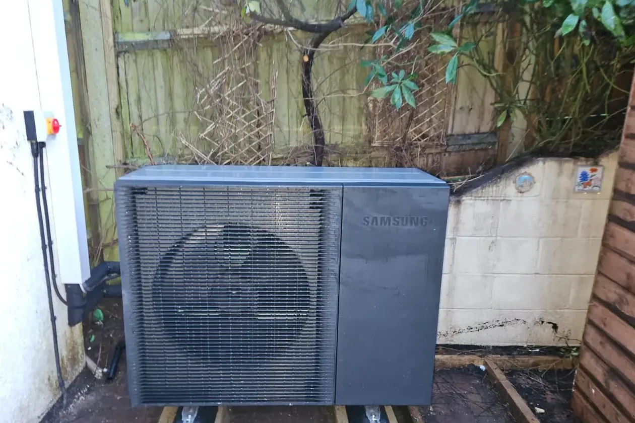 Samsung air source heat pump in South Croydon CR2