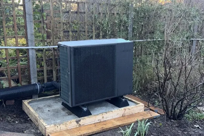 Samsung monobloc air source heat pump in Wood Green N22